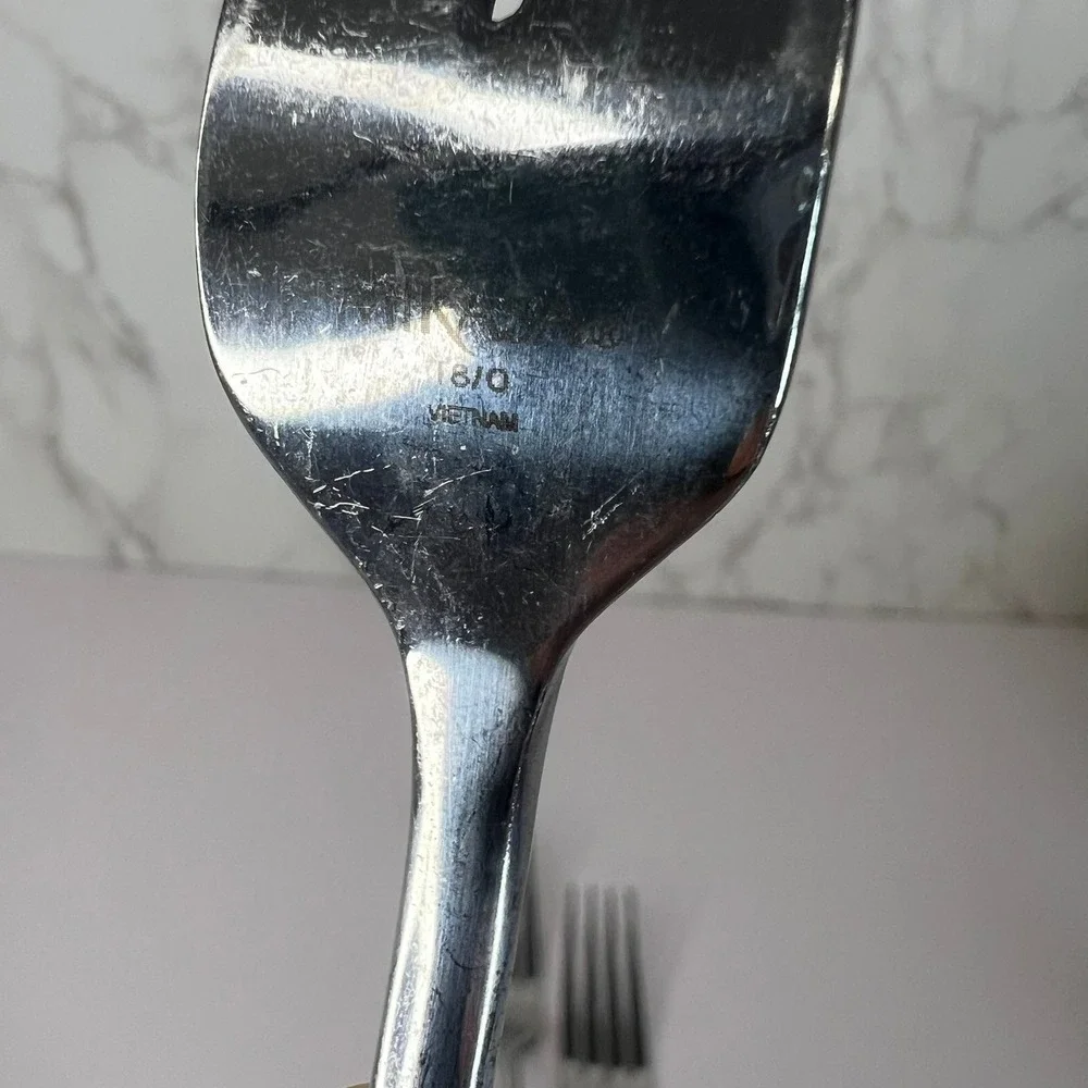 Set of 3 Mikasa 18/10 Vietnam Dinner Forks – 8